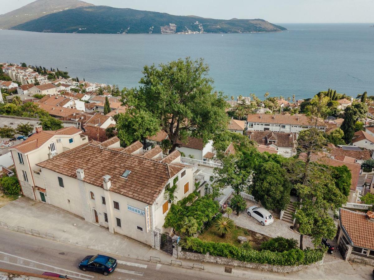 Apartments Belvedere Херцег Нови Екстериор снимка