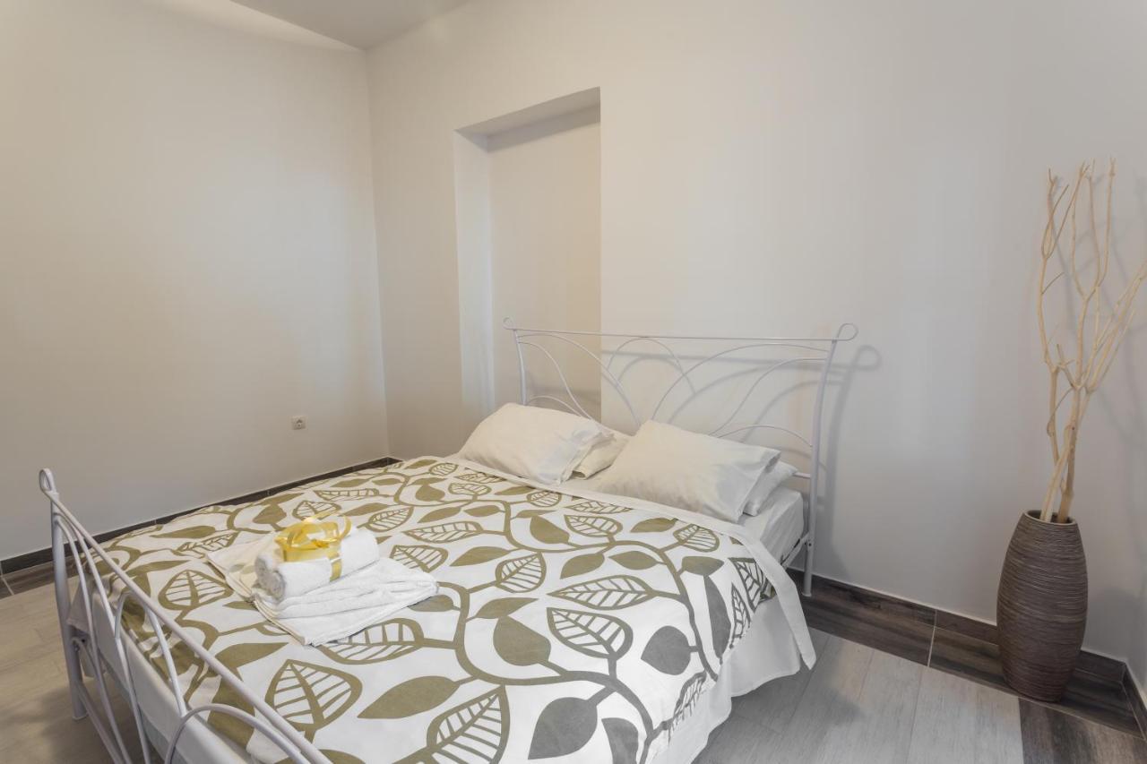Apartments Belvedere Херцег Нови Екстериор снимка